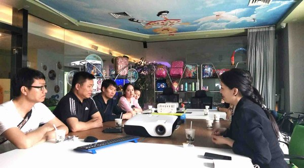 2018-5-24 williamhill威廉希尔师生应邀赴郑州约克动漫公司参观学习.jpg